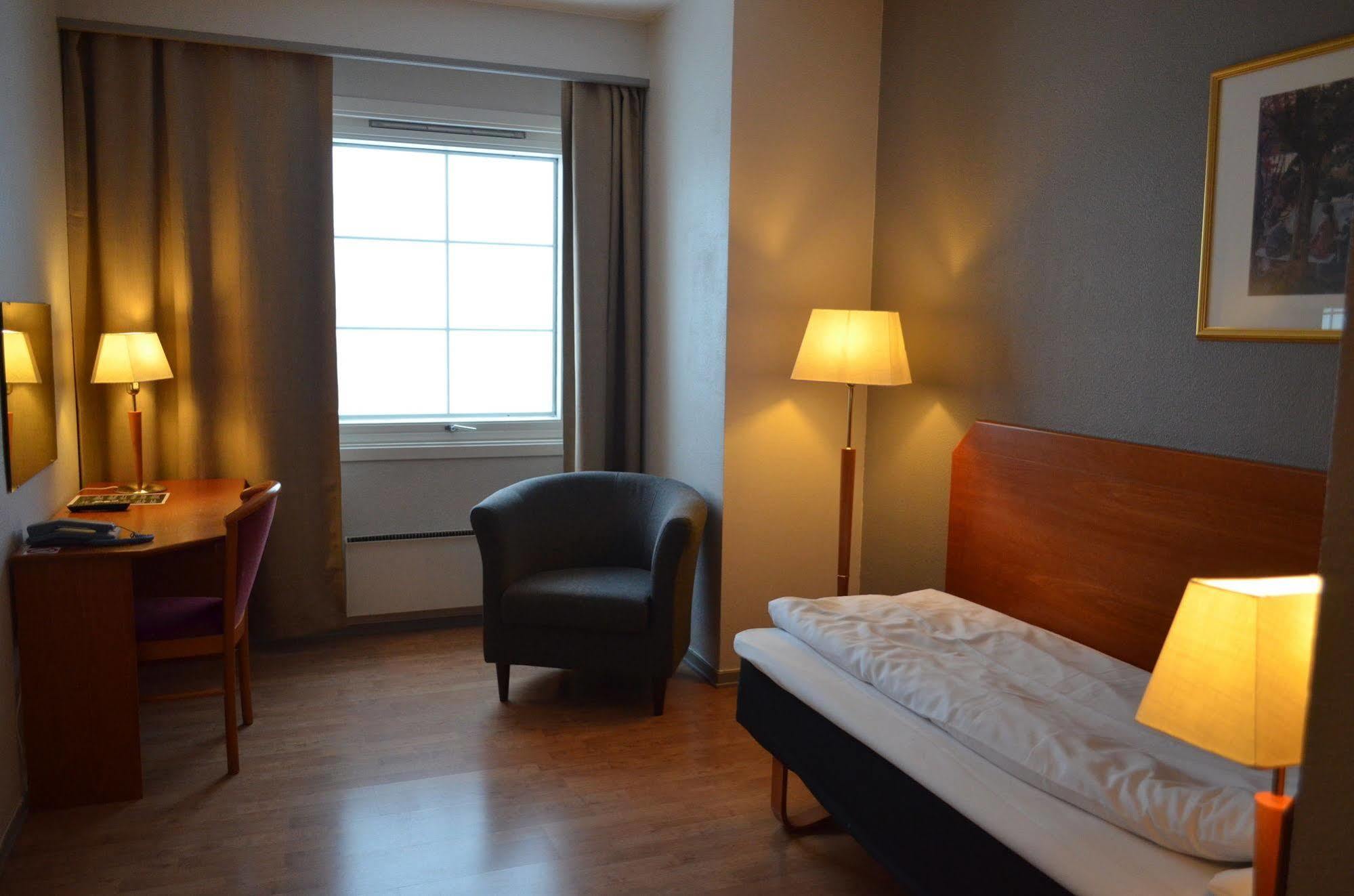 Bjerkvik Hotell ภายนอก รูปภาพ
